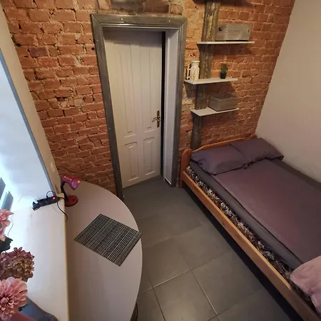 Alejas Kambari Hostel *